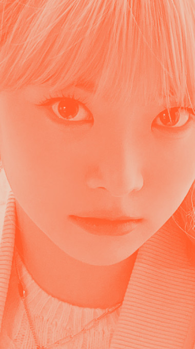 Eunchae Gaze Photo 5